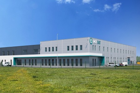 Фирма „PACK EAST“ ЕООД възложи на „Бараж Груп“ ООД изпълнението на разширение на производствените си мощности в България